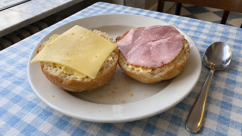 Bułka served in a Polish milk bar