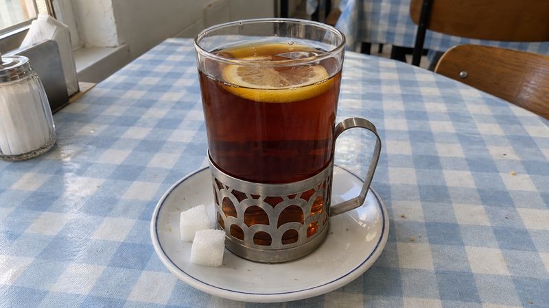 Herbata served in a Polish milk bar