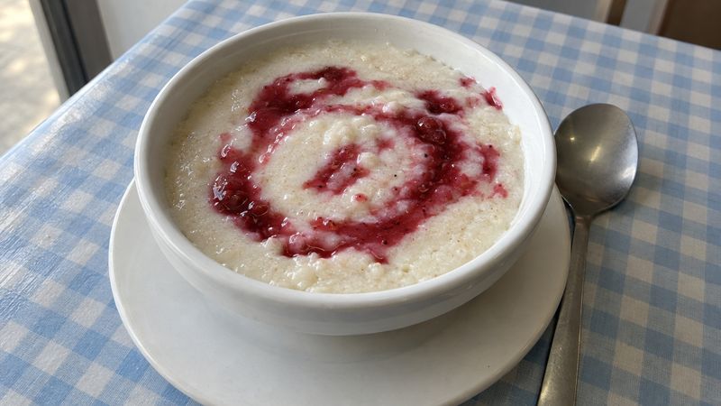 Kasza manna served in a Polish milk bar